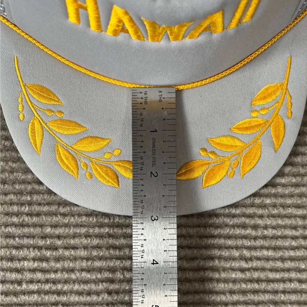 Vintage Hawaii Trucker Hat Gray Gold Embroidered Laurel Snapback Mesh Cap NWOT‎